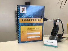 Основное фото Тетрадь основы робототехники Arduino в интернет - магазине RoboStore Arduino